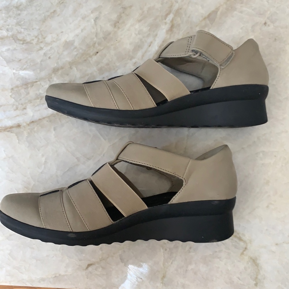 Clarks Cloud Steppers size 6